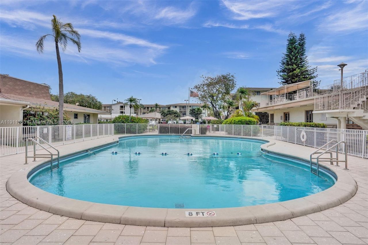 16801 NE 13th Ave, Unit 112, Miami, FL 33162 Photo