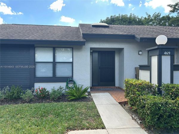 469 Long Bow Ct, Unit 469, Royal Palm Beach, FL 33411