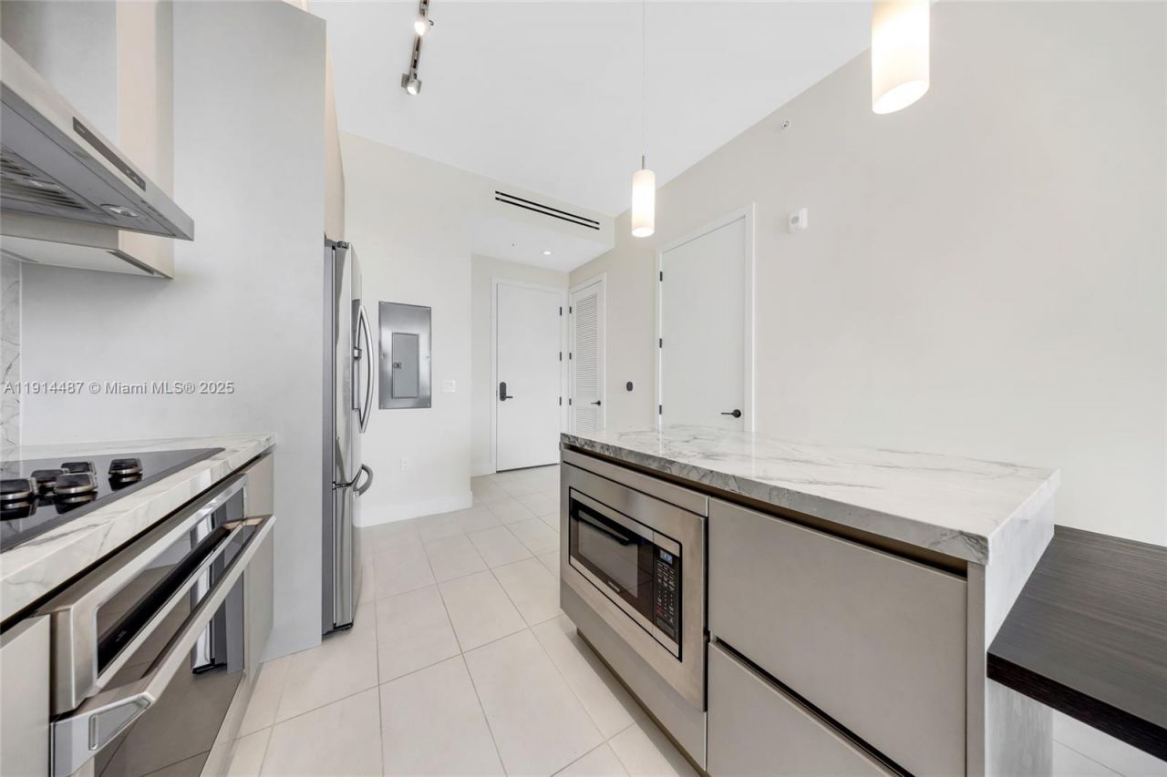 1030 15th St, Unit 306, Miami Beach, FL 33139 Photo