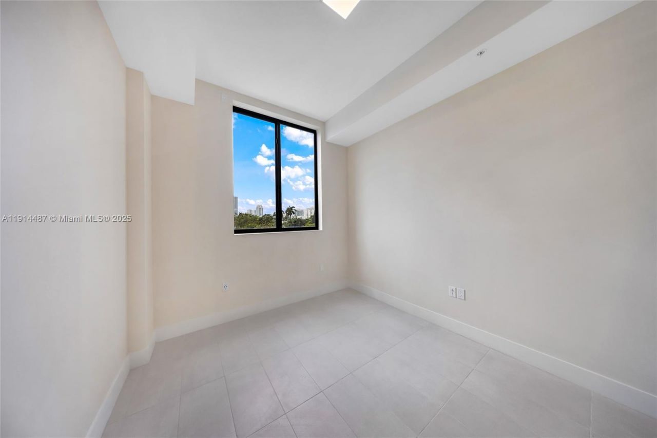 1030 15th St, Unit 306, Miami Beach, FL 33139 Photo