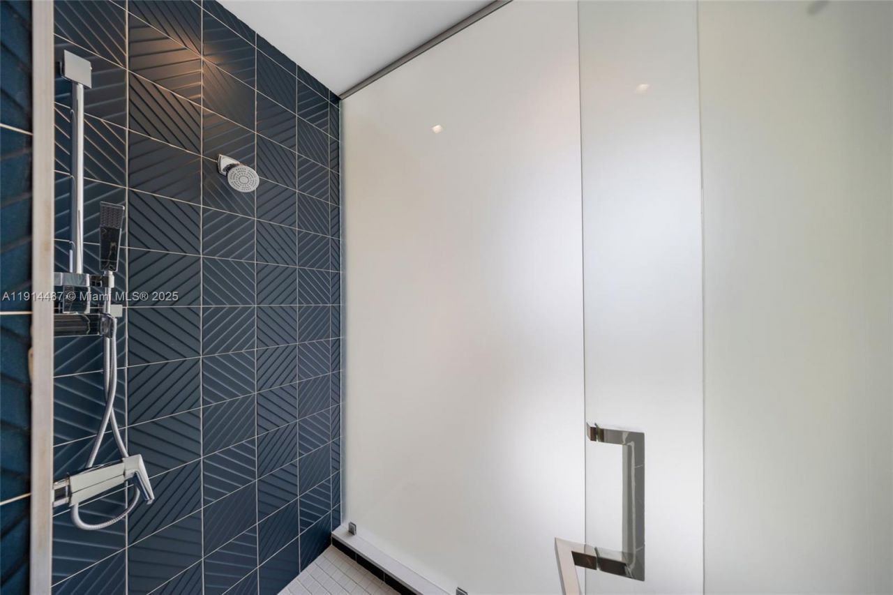 1030 15th St, Unit 306, Miami Beach, FL 33139 Photo