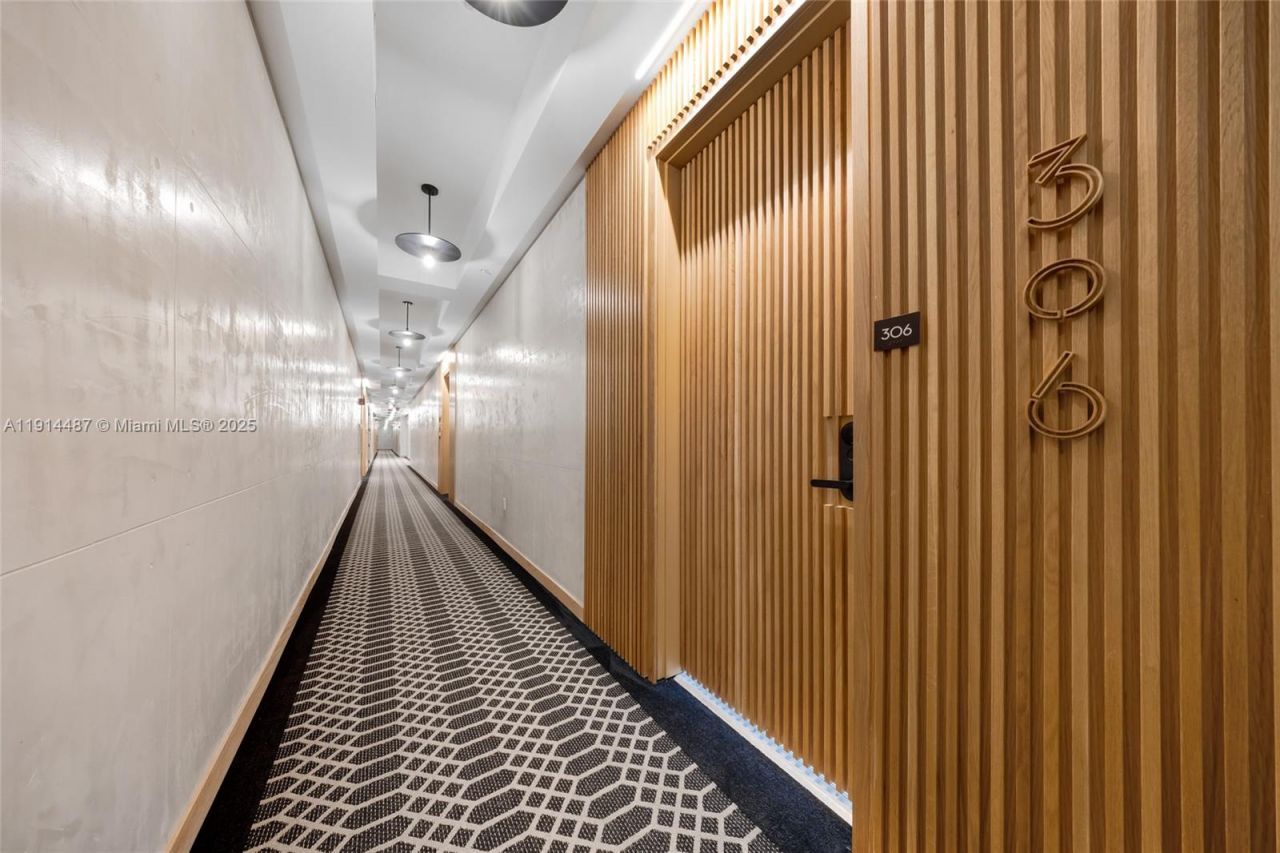 1030 15th St, Unit 306, Miami Beach, FL 33139 Photo