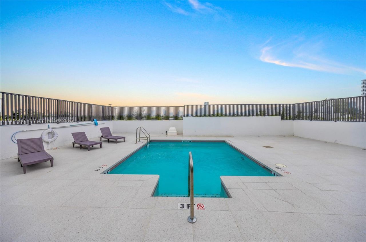 1030 15th St, Unit 306, Miami Beach, FL 33139 Photo