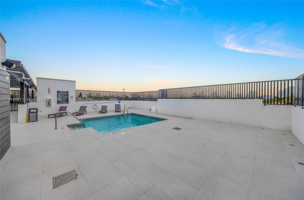 1030 15th St, Unit 306, Miami Beach, FL 33139 Photo