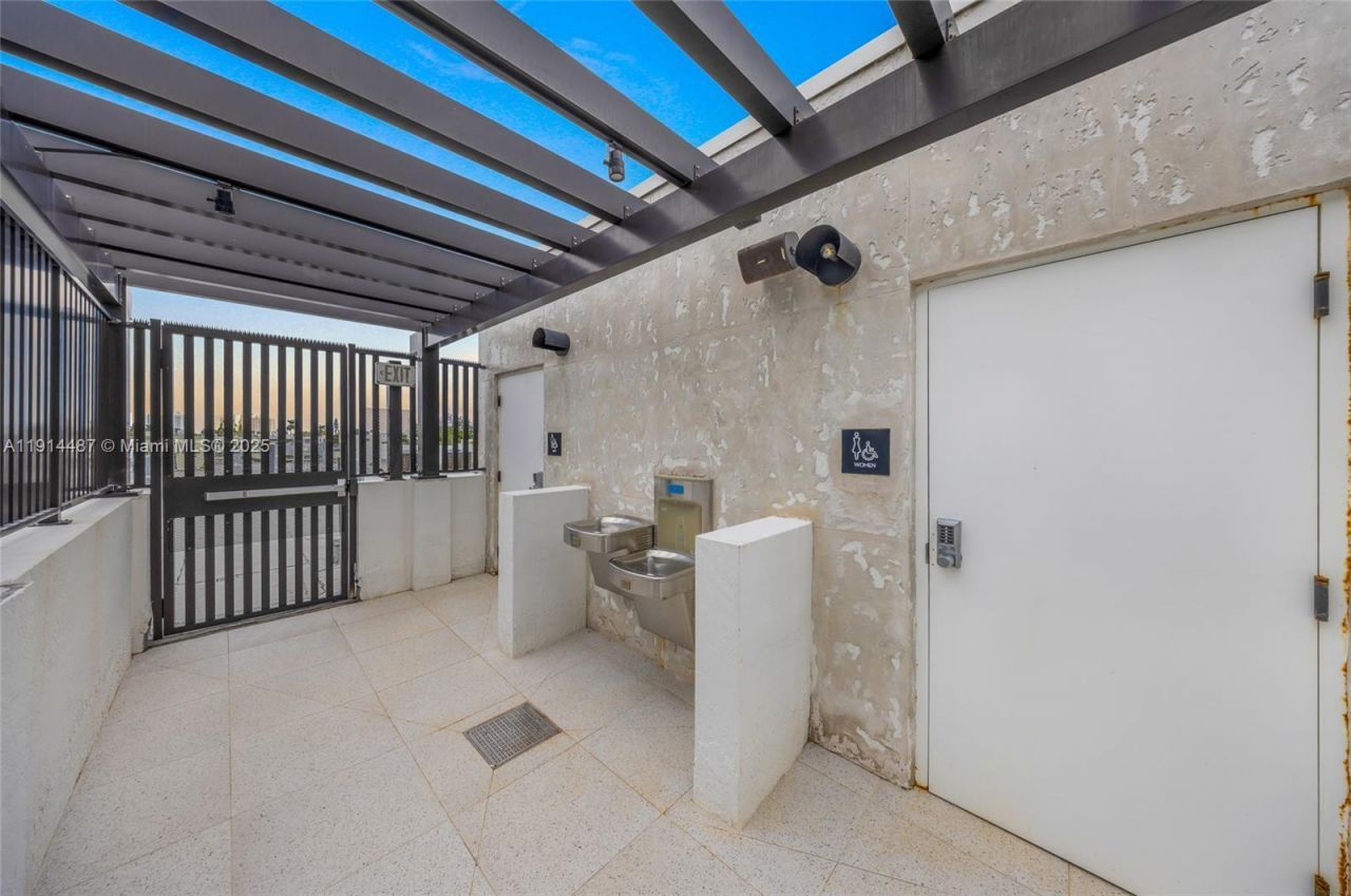 1030 15th St, Unit 306, Miami Beach, FL 33139 Photo