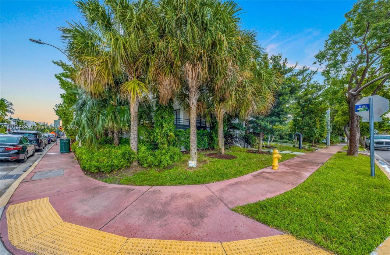 1030 15th St, Unit 306, Miami Beach, FL 33139 Photo