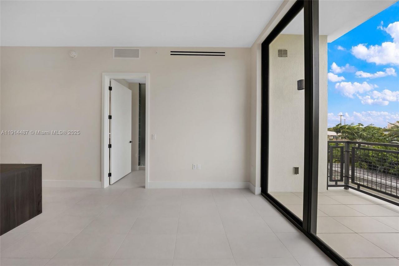 1030 15th St, Unit 306, Miami Beach, FL 33139 Photo