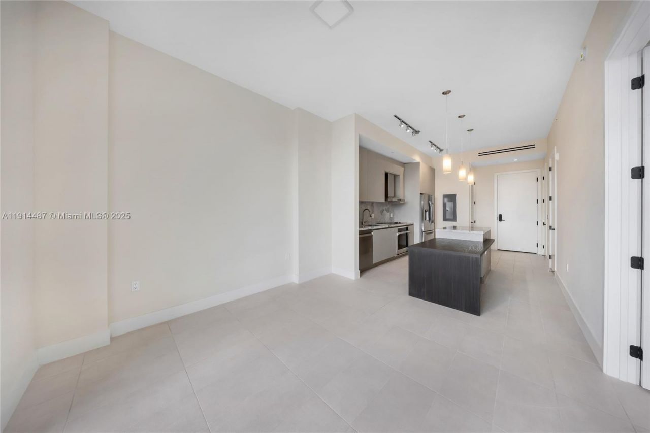 1030 15th St, Unit 306, Miami Beach, FL 33139 Photo