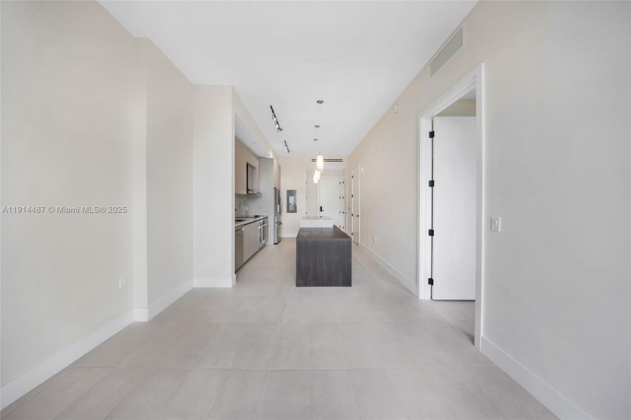 1030 15th St, Unit 306, Miami Beach, FL 33139 Photo
