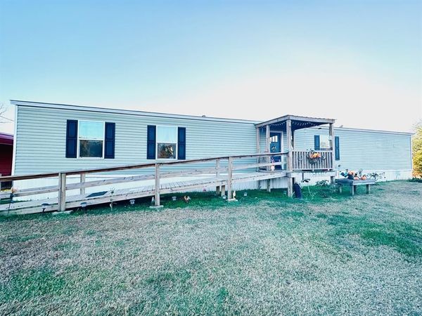 179 County Road 3343, Omaha, TX 75571