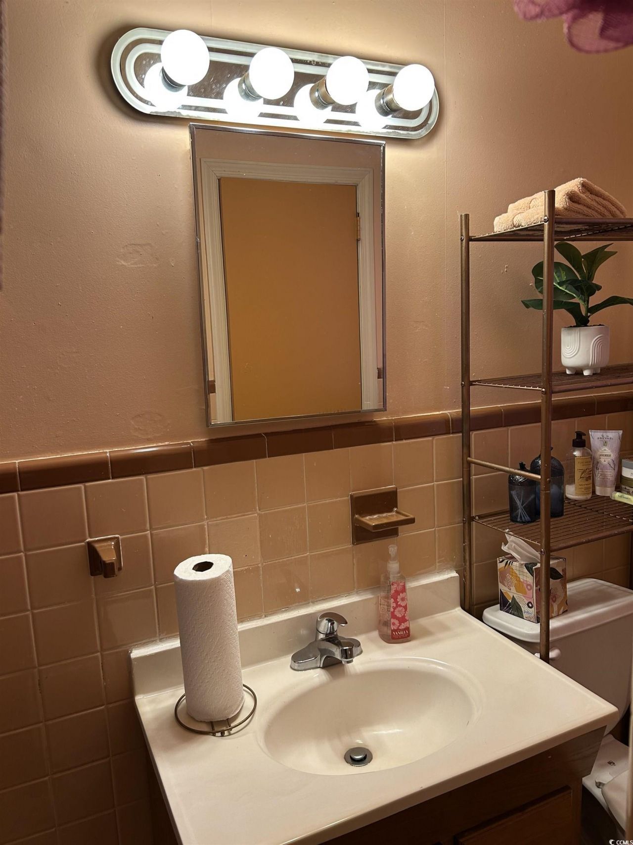 1411 E Harrison St. Photo 31