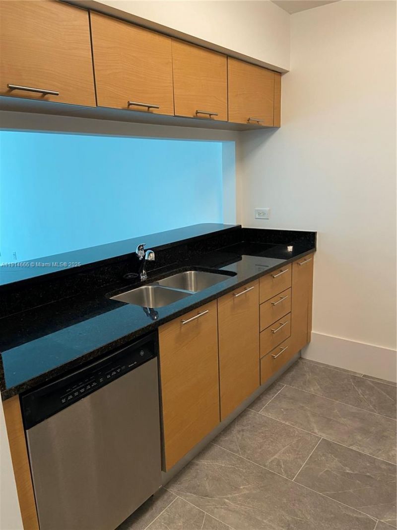 31 SE 5th St, Unit 2103, Miami, FL 33131 Photo