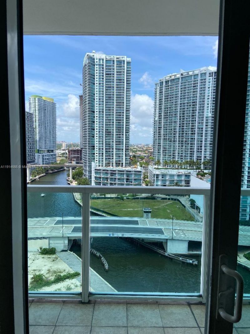 31 SE 5th St, Unit 2103, Miami, FL 33131 Photo