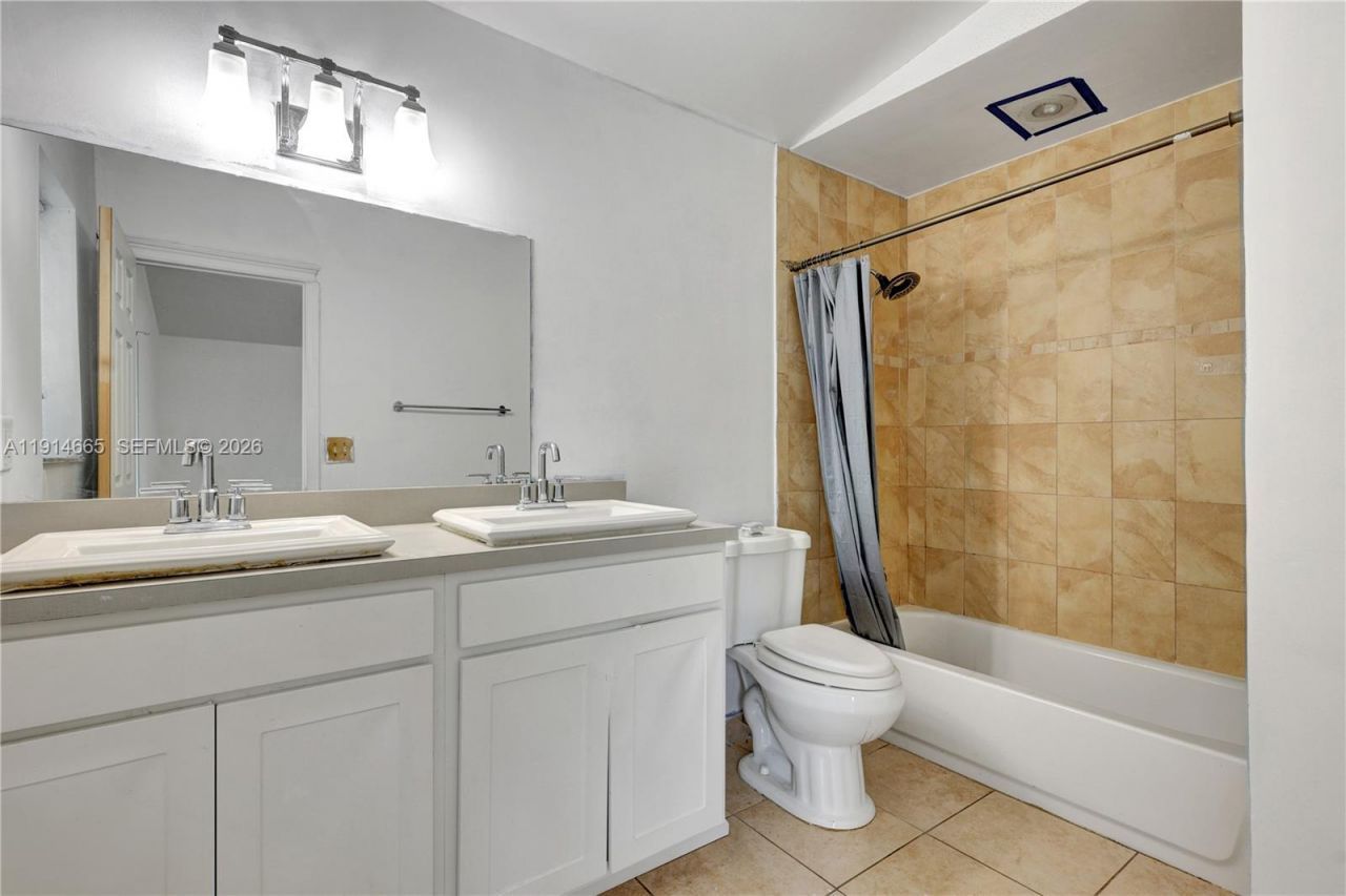 9330 NW 53rd Ct, Sunrise, FL 33351 Photo