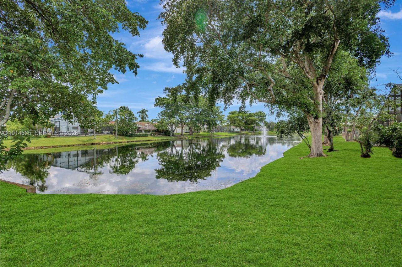 9330 NW 53rd Ct, Sunrise, FL 33351 Photo