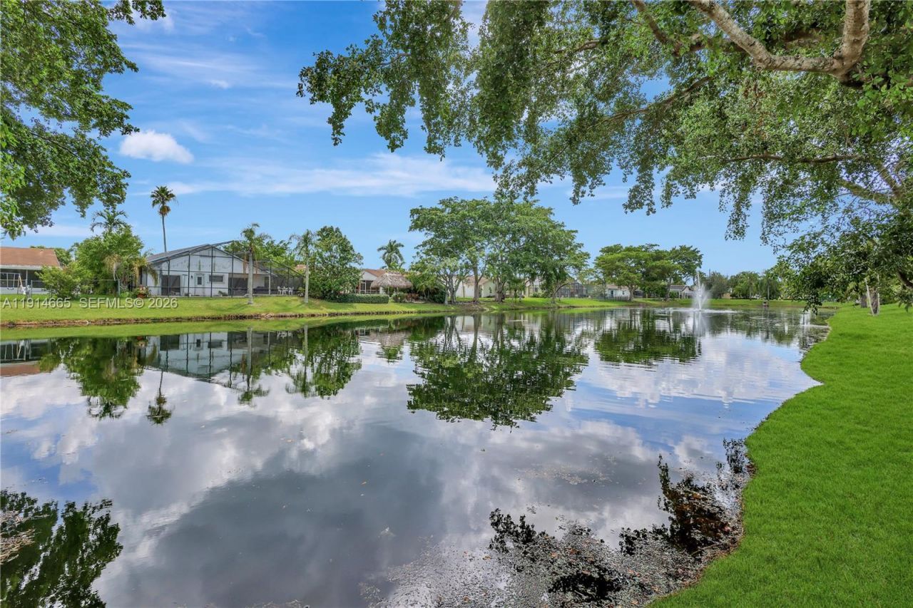 9330 NW 53rd Ct, Sunrise, FL 33351 Photo