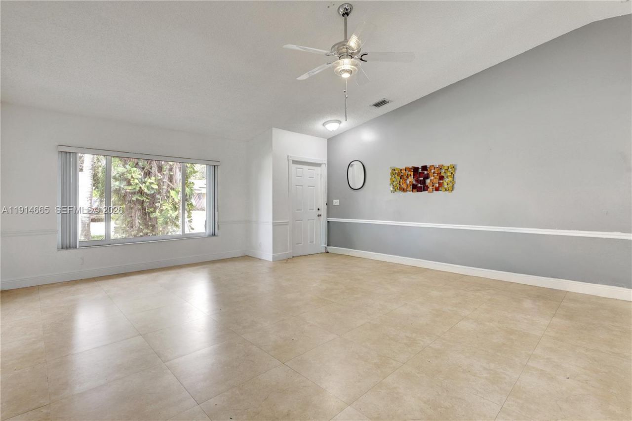 9330 NW 53rd Ct, Sunrise, FL 33351 Photo