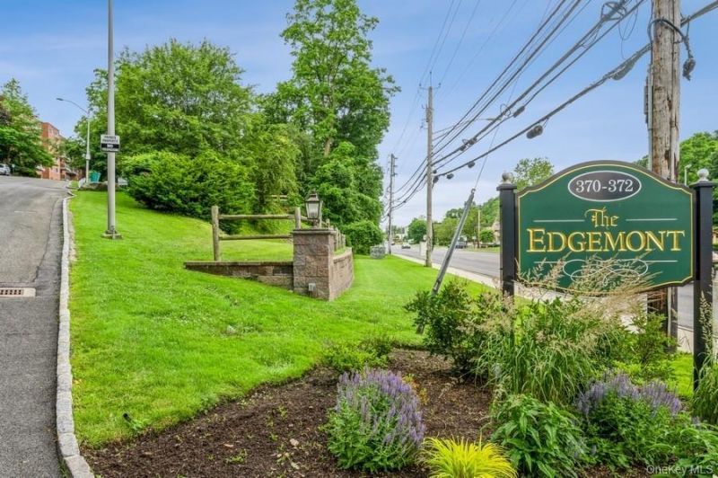 372 Central Park Avenue, Unit 2E, Scarsdale, NY 10583 Main Photo