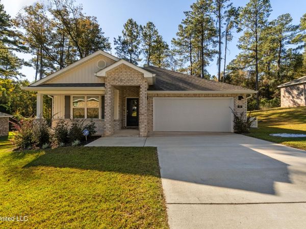 29 Vermont Drive, Petal, MS 39465