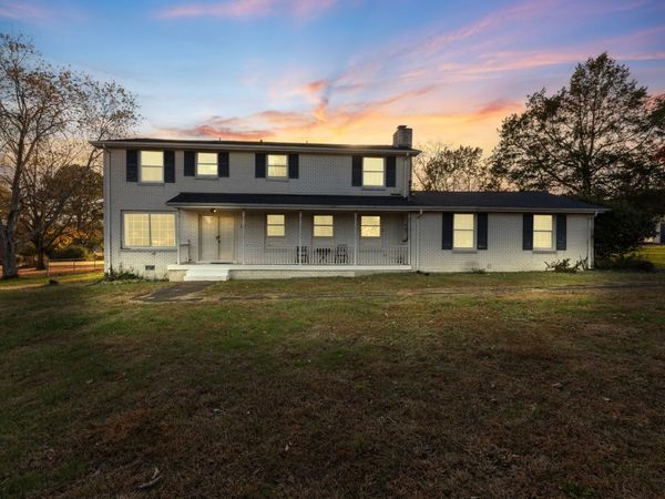 1045 Fontaine Dr, Goodlettsville, TN 37072