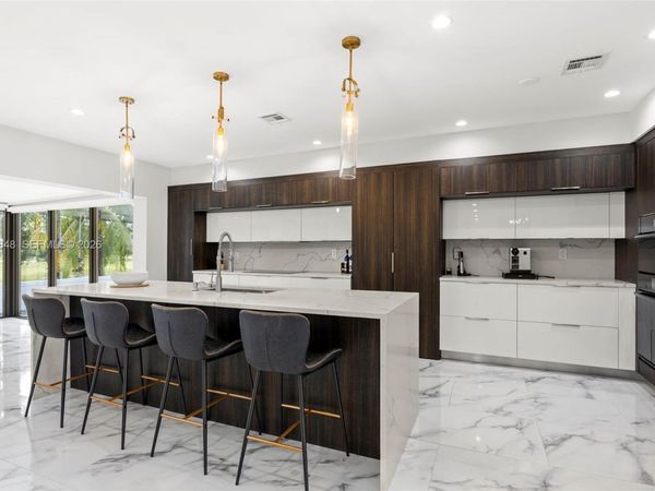 19035 E Saint Andrews Dr, Hialeah, FL 33015