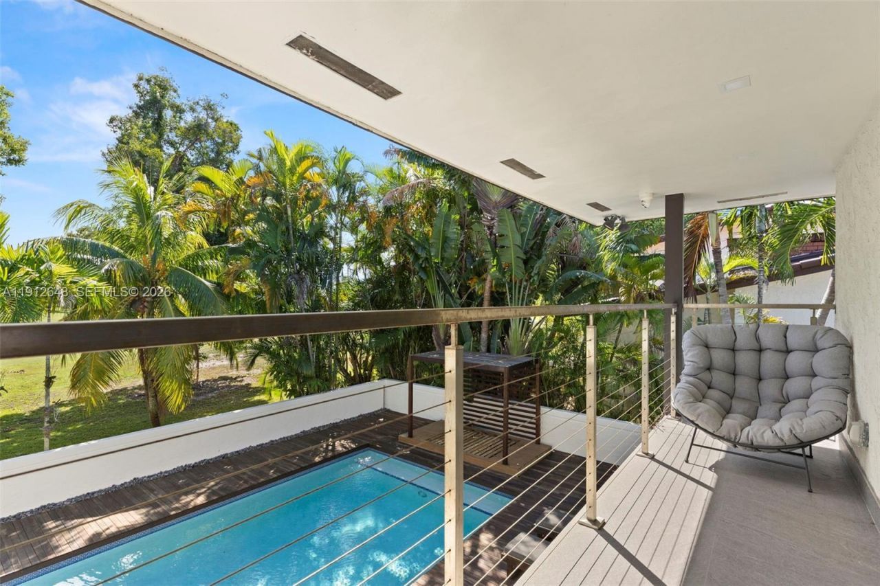 19035 E Saint Andrews Dr, Hialeah, FL 33015 Photo