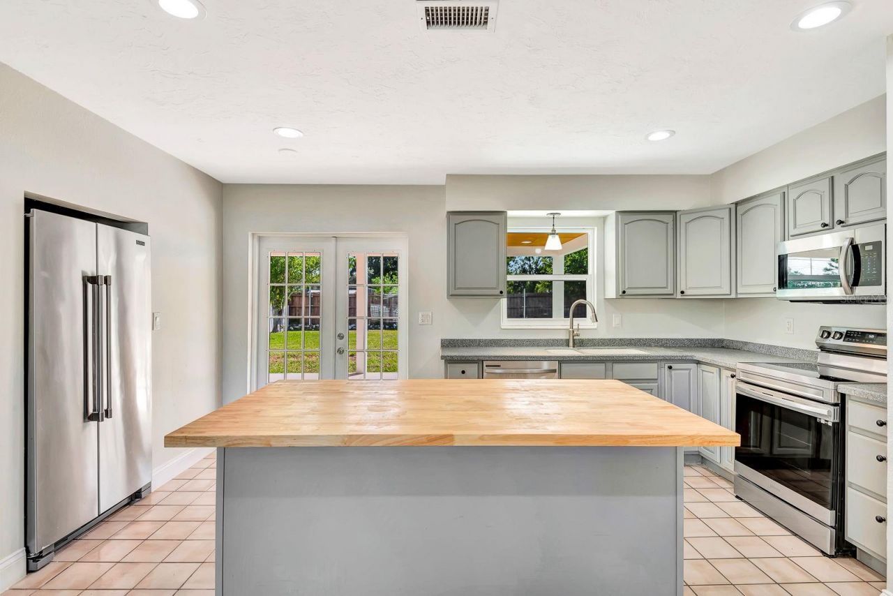 3612 46th Ave Dr W, Bradenton, FL 34210 Photo