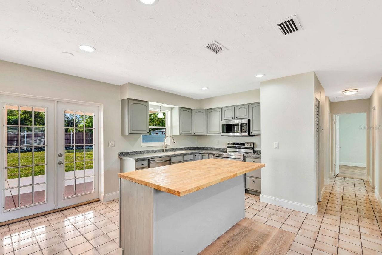 3612 46th Ave Dr W, Bradenton, FL 34210 Photo