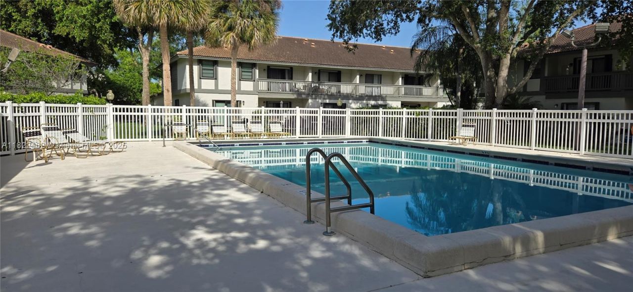 9750 NW 14th St, Unit 30-5, Coral Springs, FL 33071 Photo