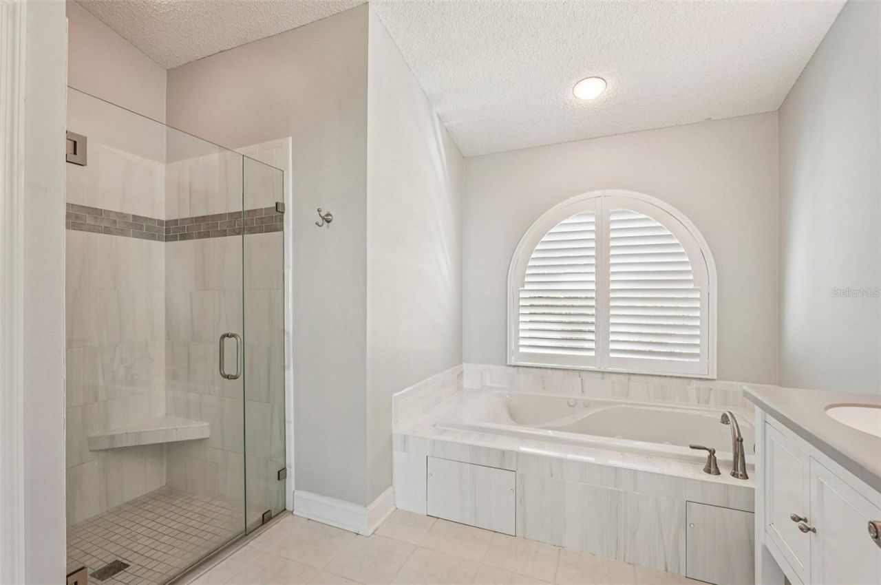 3821 Garden Lakes Estates Drive, Bradenton, FL 34203 Photo