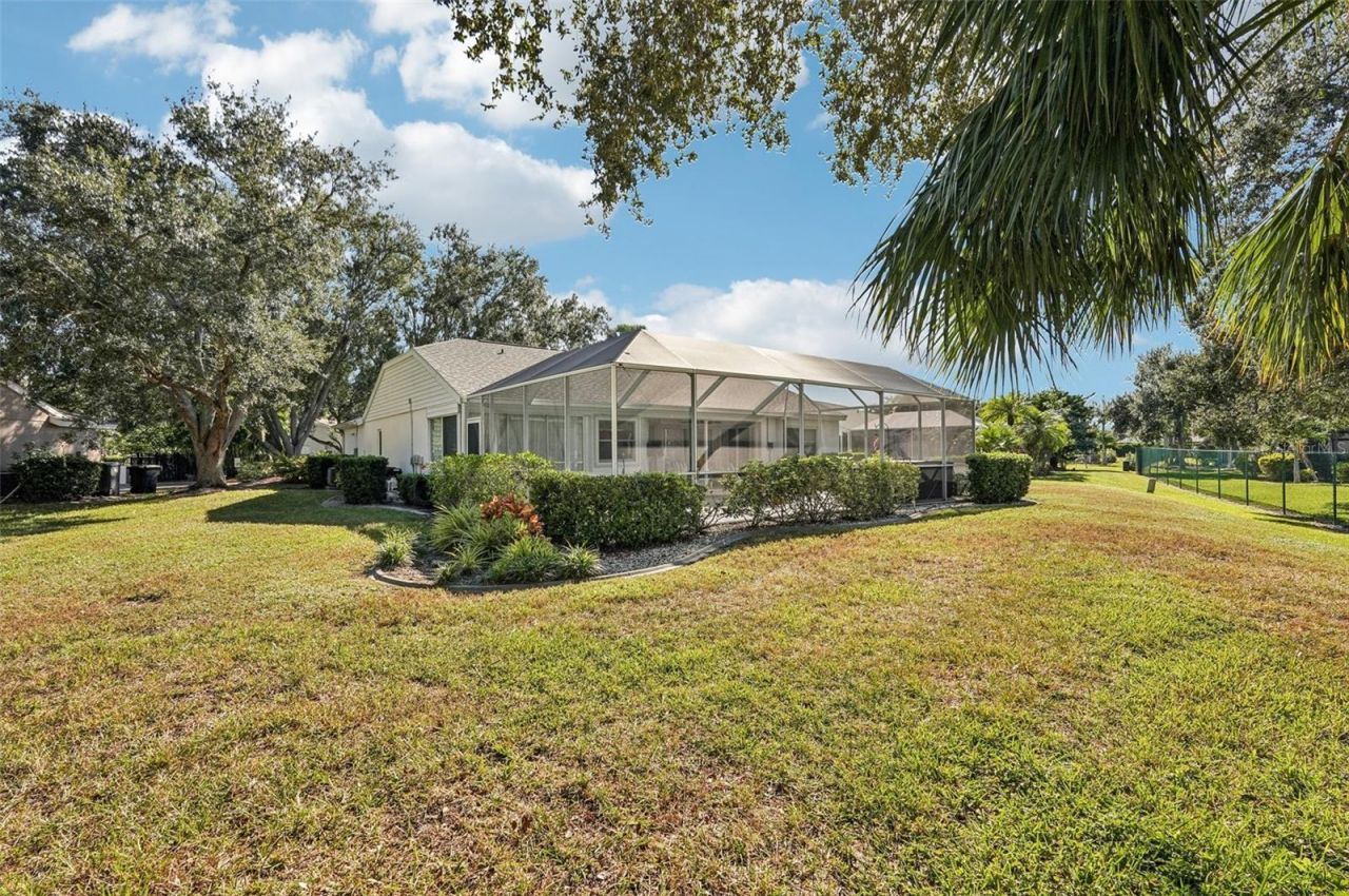 3821 Garden Lakes Estates Drive, Bradenton, FL 34203 Photo