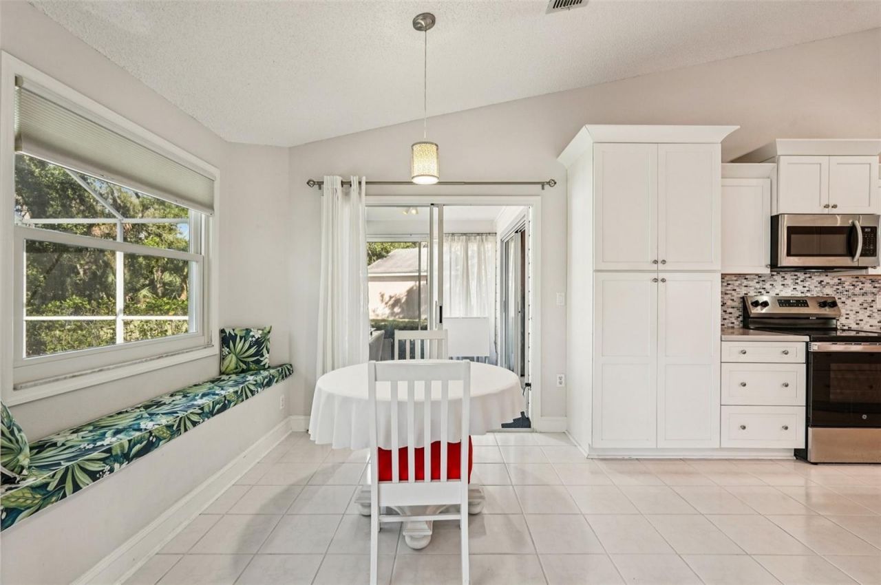 3821 Garden Lakes Estates Drive, Bradenton, FL 34203 Photo