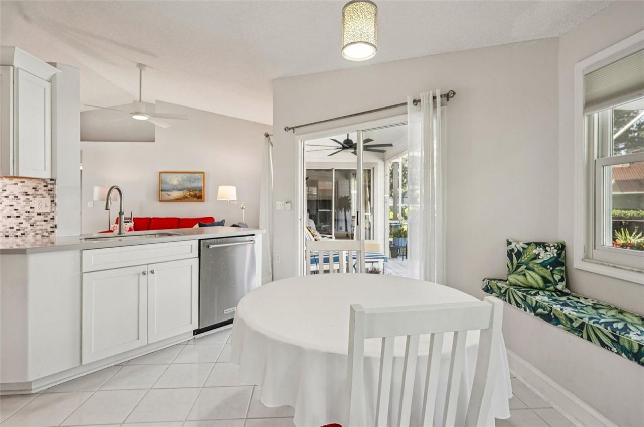 3821 Garden Lakes Estates Drive, Bradenton, FL 34203 Photo