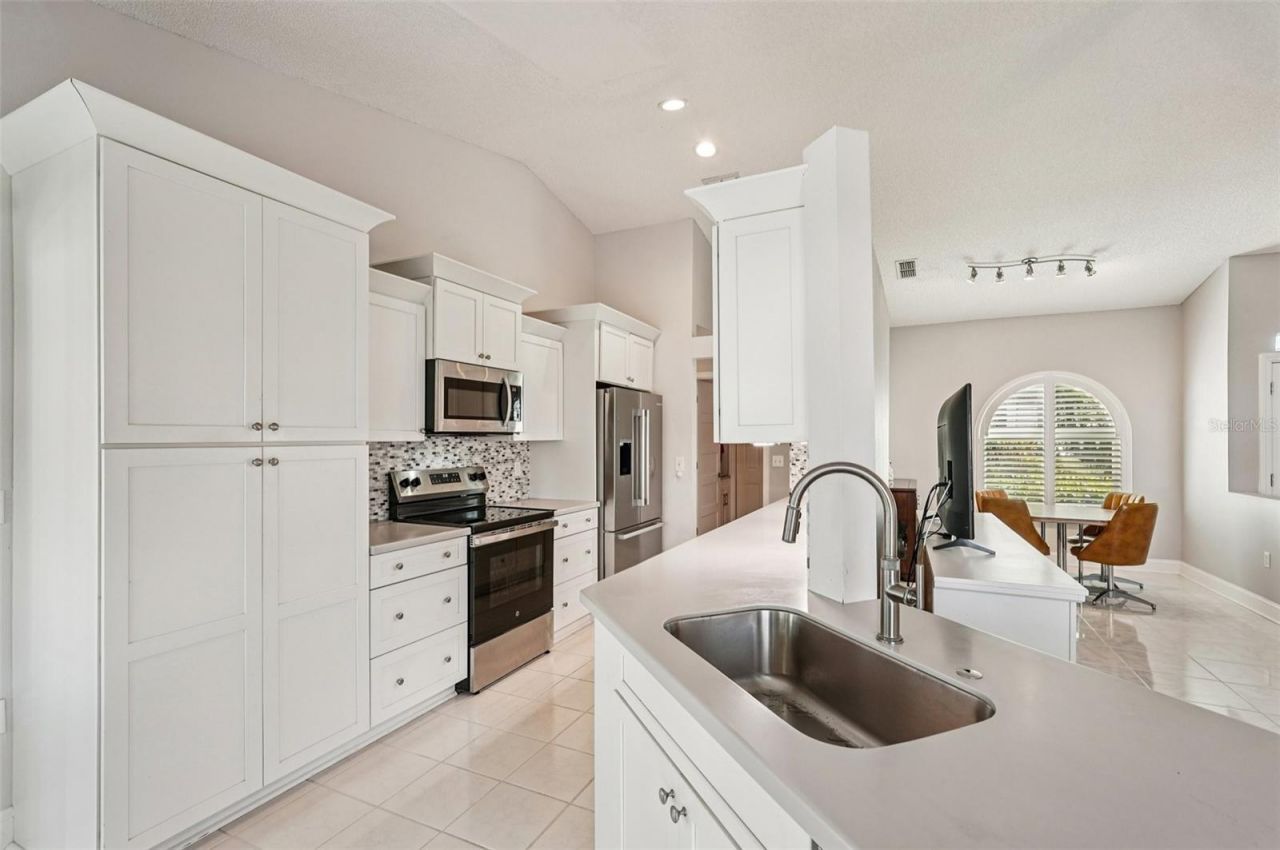 3821 Garden Lakes Estates Drive, Bradenton, FL 34203 Photo