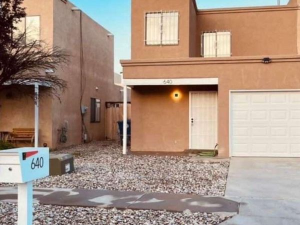 640 Bataan Drive SW, Albuquerque, NM 87121