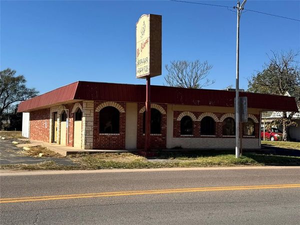 1101 N Louis Tittle Avenue, Mangum, OK 73554