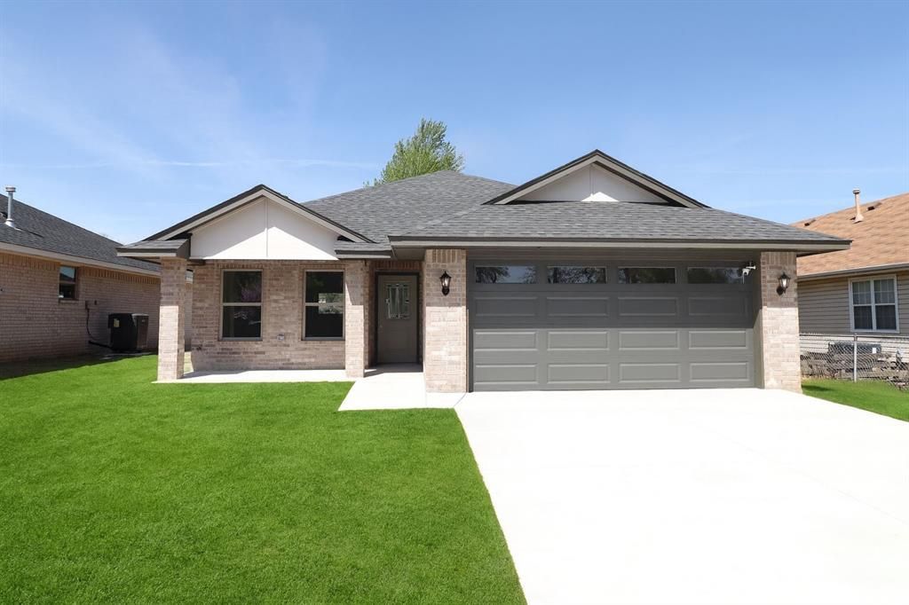 10305 1/2 Saint Patrick Drive, Midwest City, OK 73110 Main Photo