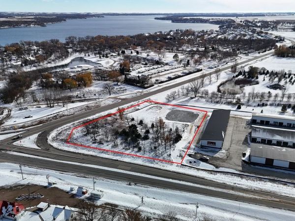 2045 Hwy 9 , Spirit Lake, IA 51360