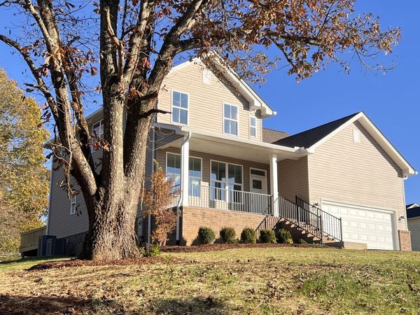 3505 Brookstone Dr, Cookeville, TN 38506