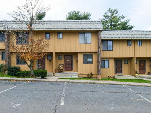 7 Willow, Unit 7, Cromwell, CT 06416