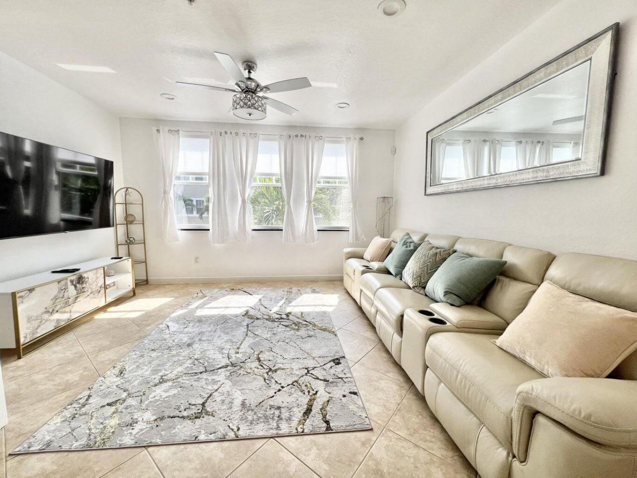 840 Marina Del Ray Lane, Unit 2, West Palm Beach, FL 33401 Photo