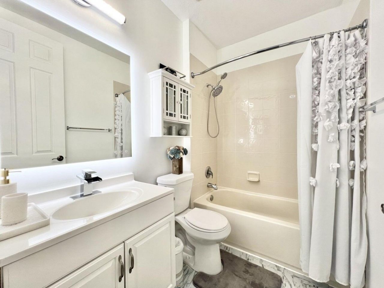 840 Marina Del Ray Lane, Unit 2, West Palm Beach, FL 33401 Photo