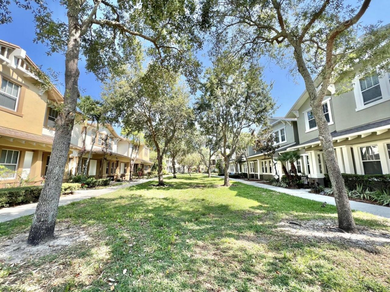 840 Marina Del Ray Lane, Unit 2, West Palm Beach, FL 33401 Photo