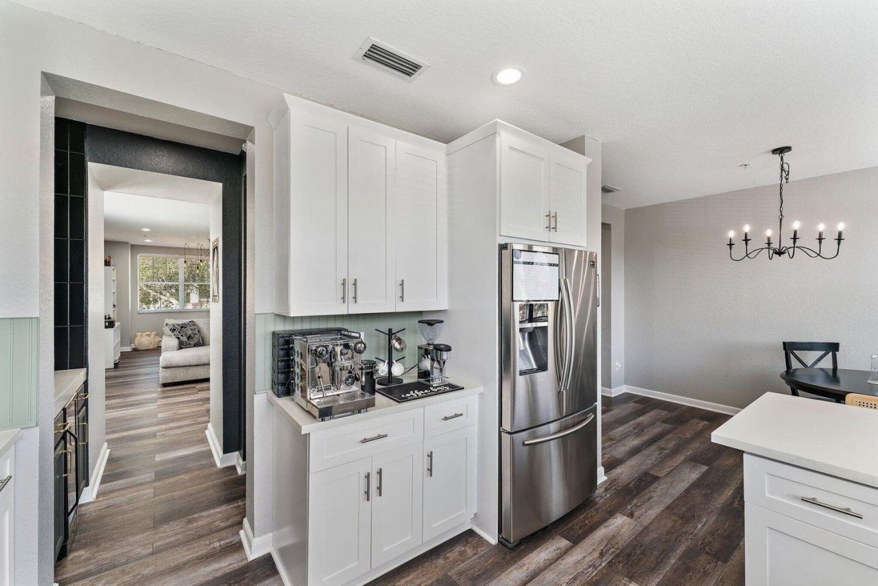 500 Pacific Grove Drive, Unit 8, West Palm Beach, FL 33401 Photo