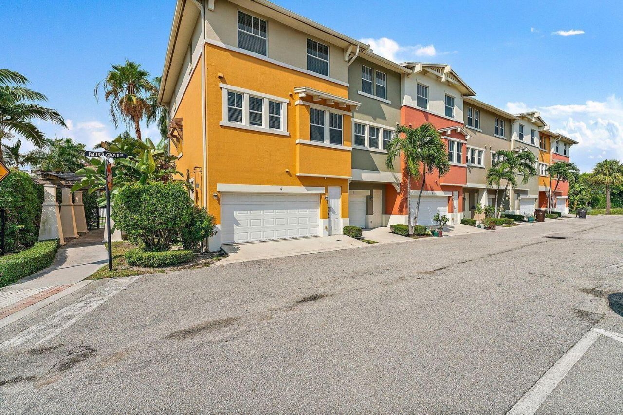 500 Pacific Grove Drive, Unit 8, West Palm Beach, FL 33401 Photo