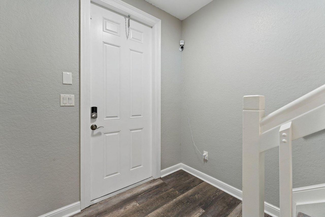 500 Pacific Grove Drive, Unit 8, West Palm Beach, FL 33401 Photo