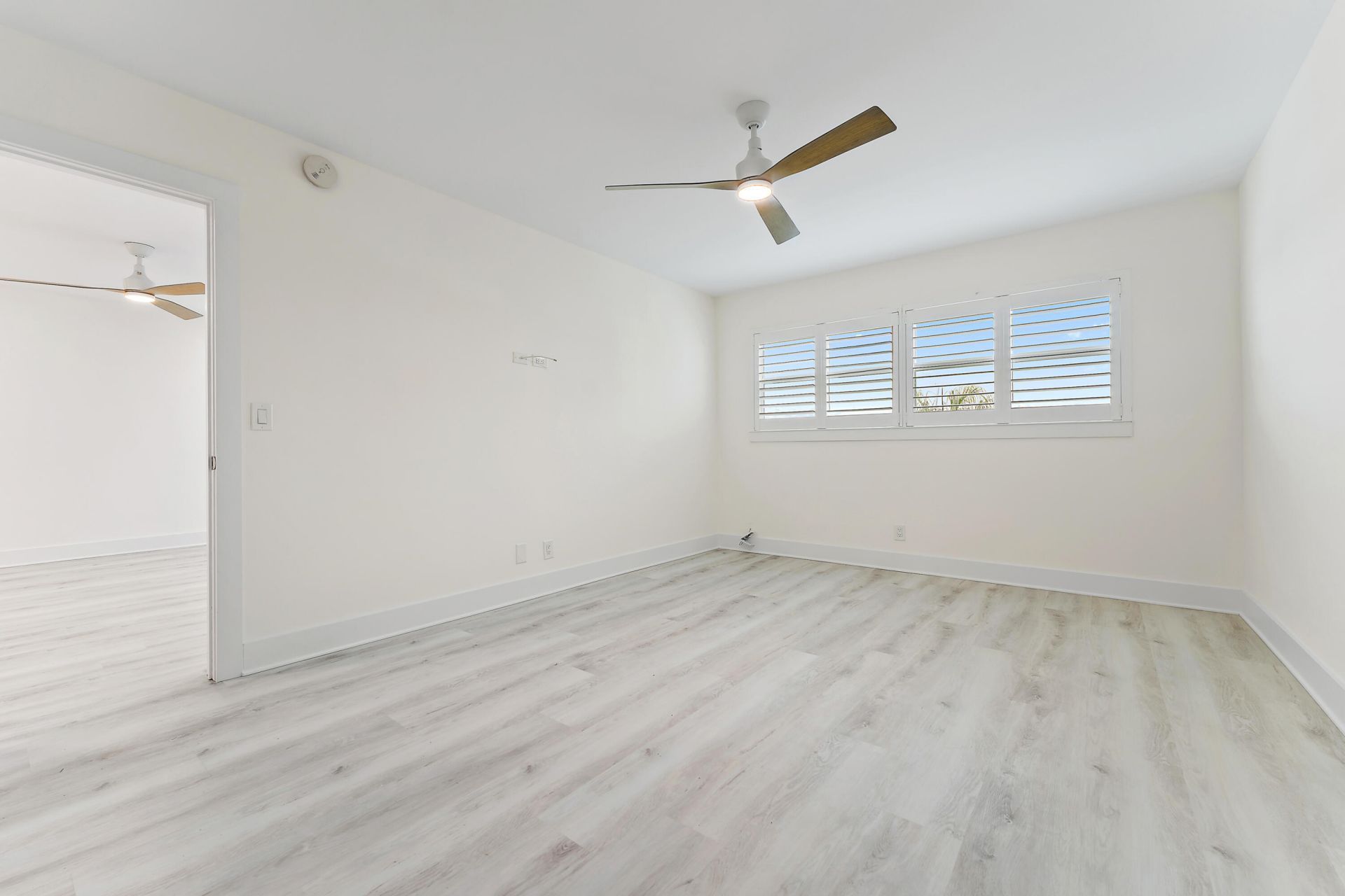 29 Yacht Club Drive, Unit 407, North Palm Beach, FL 33408 Photo