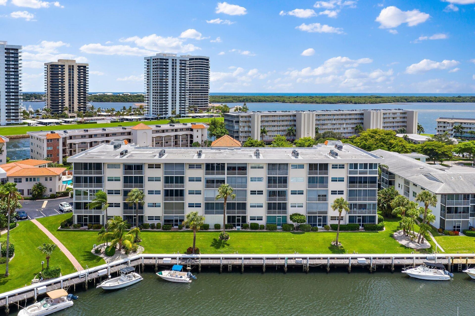 29 Yacht Club Drive, Unit 407, North Palm Beach, FL 33408 Photo