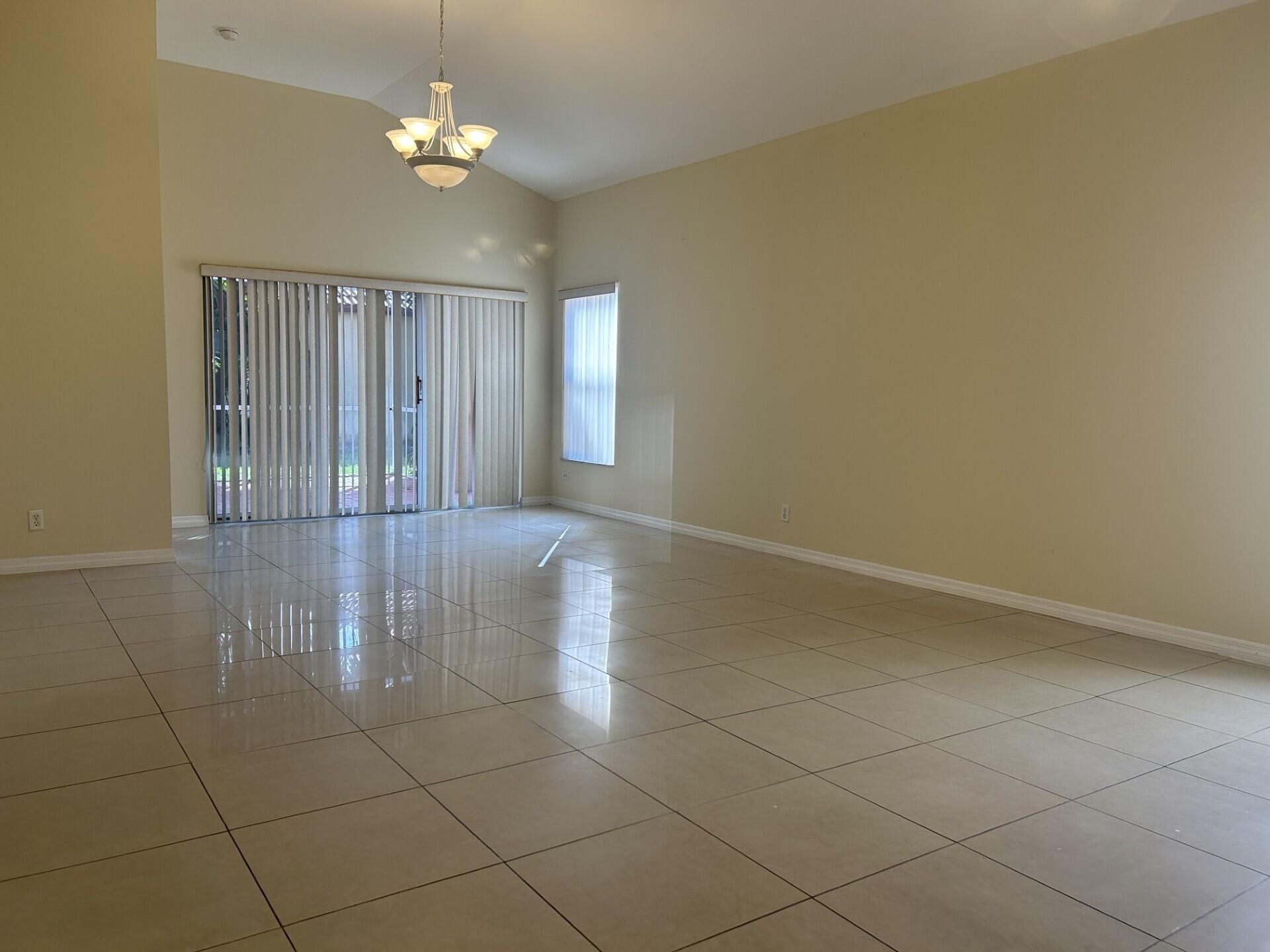 8008 Via Hacienda, Palm Beach Gardens, FL 33418 Photo