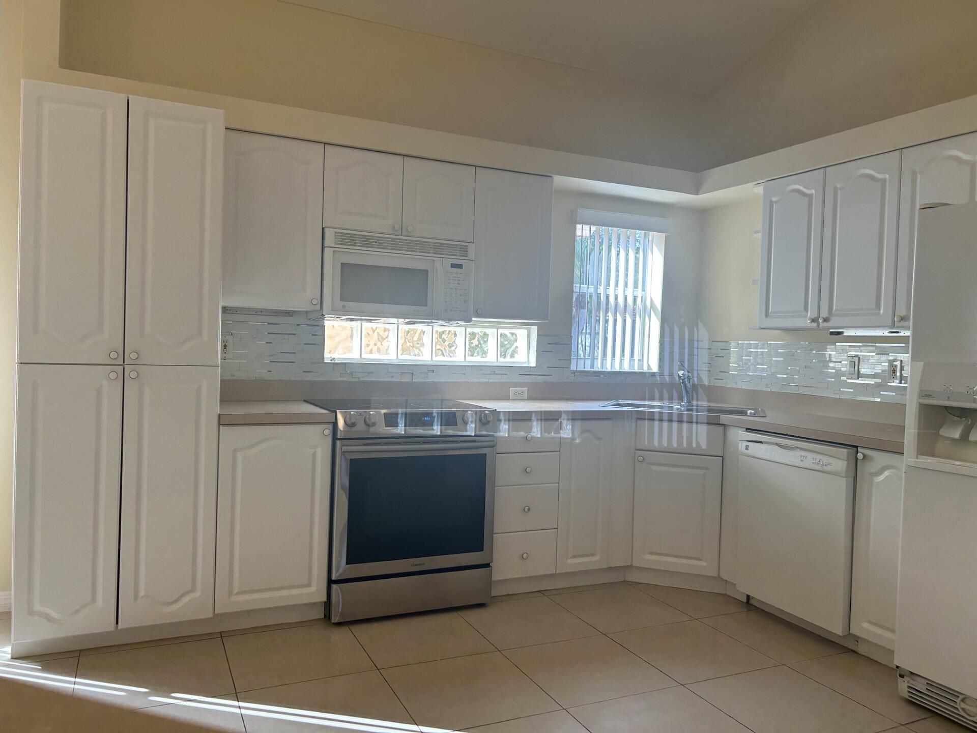 8008 Via Hacienda, Palm Beach Gardens, FL 33418 Photo